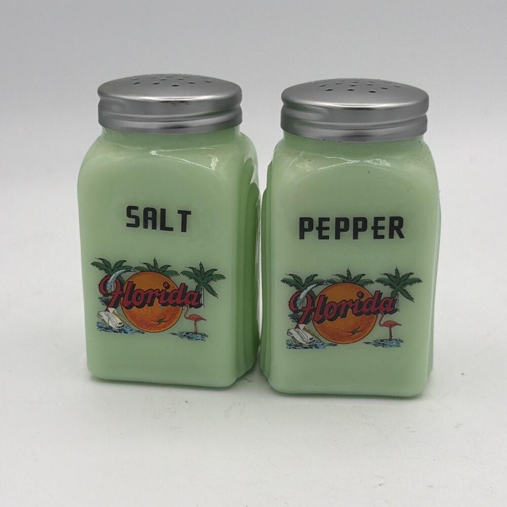 JADEITE Florida SALT & PEPPER Shaker GREEN Glass Art Deco Travel Kitsch Palm